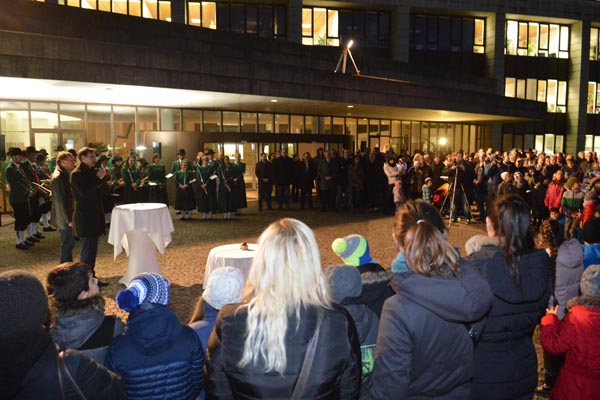 Weihnachtsbaumuebergabe_Landhaus-Bregenz_2016-11-24_2016-7756-008.jpg